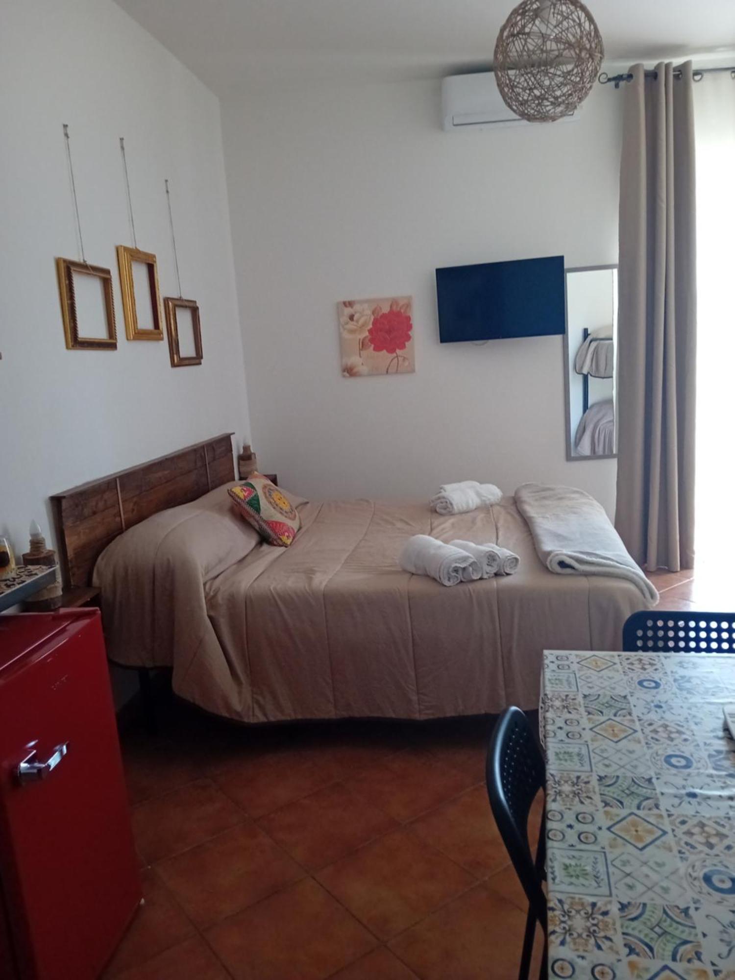 Bed & Breakfast Acquaviva Di Vullo Vincenzo Acquaviva Platani Ruang foto
